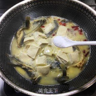泥鳅炖豆腐的做法步骤：9