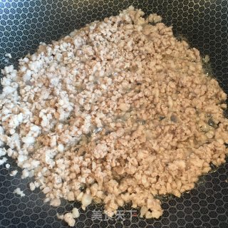 肉末炒酸菜的做法步骤：2