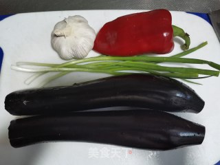 蒜蓉茄子的做法步骤：1