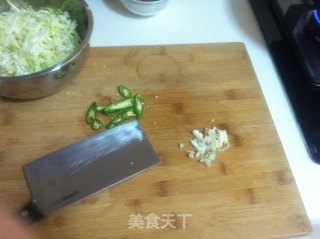 清炒包菜丝的做法步骤：2