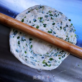 美味葱花饼的做法步骤：9