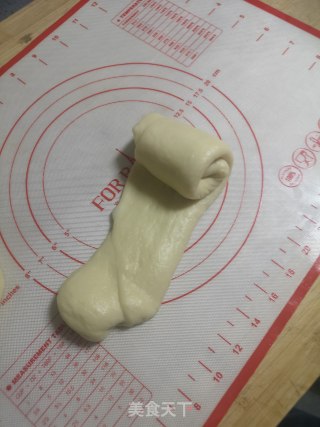 豆沙蜜豆面包的做法步骤：7