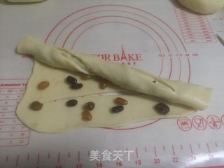 豆沙蜜豆面包的做法步骤：11