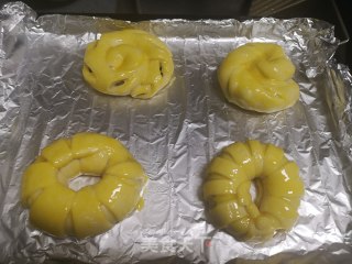豆沙蜜豆面包的做法步骤：17