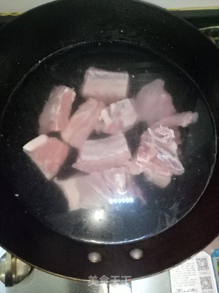 红烧排骨的做法步骤：1