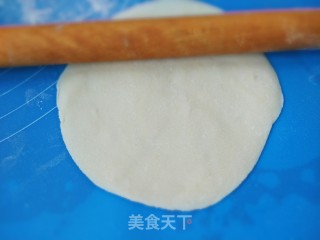 烫面韭菜鸡蛋馅饼的做法步骤：6