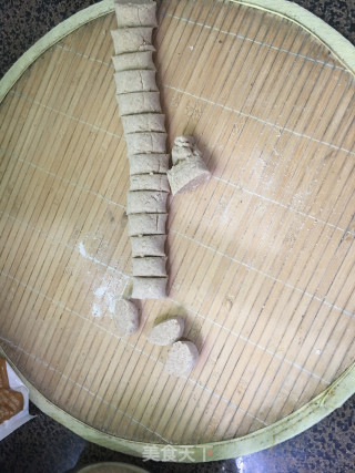 减脂必备全麦韭菜鸡蛋饺子的做法步骤：3