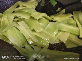莴笋炒鸡肉的做法步骤：5