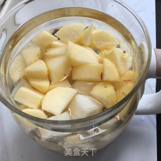 冰糖雪梨苹果汤的做法步骤：3
