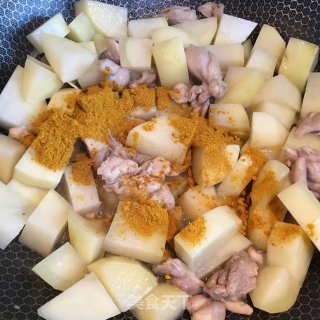 咖喱鸡块焖土豆的做法步骤：4