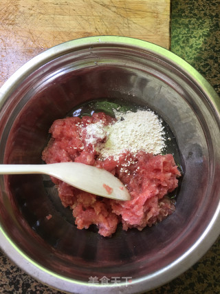 春笋瘦肉豆腐汤的做法步骤：1