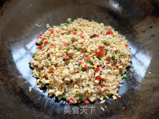 双椒豆腐蛋炒饭的做法步骤：8