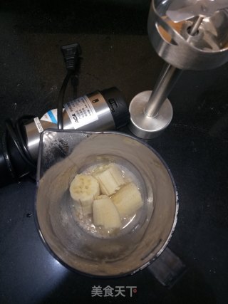 燕麦香蕉牛奶的做法步骤：3