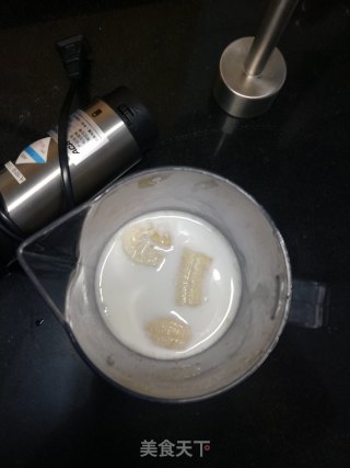 燕麦香蕉牛奶的做法步骤：4