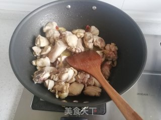 酱烧鸡腿的做法步骤：3