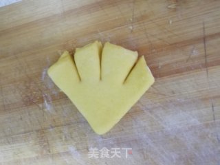 金鱼馒头的做法步骤：5
