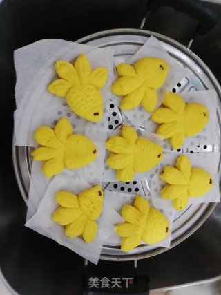 金鱼馒头的做法步骤：8