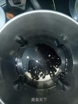 黑豆豆浆的做法步骤：2