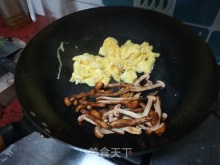 春季润燥汤水——虎松茸豆苗汤的做法步骤：6
