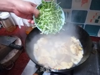 春季润燥汤水——虎松茸豆苗汤的做法步骤：9