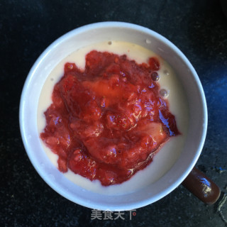 草莓炭烧酸奶盆栽的做法步骤：5