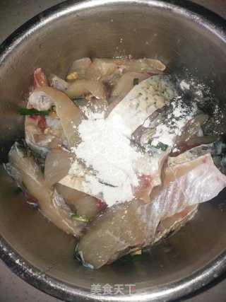 酸菜鱼汤的做法步骤：3