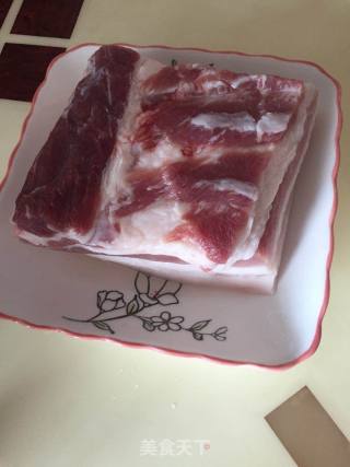 梅菜扣肉的做法步骤：1