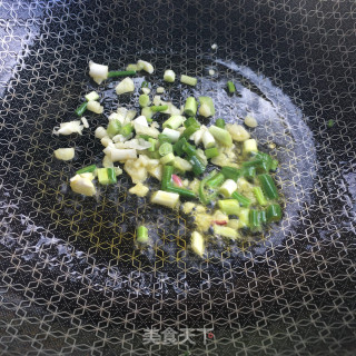 腊肠炒青椒的做法步骤：6