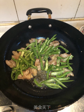 青椒五花肉的做法步骤：4