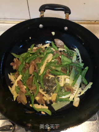 青椒五花肉的做法步骤：6