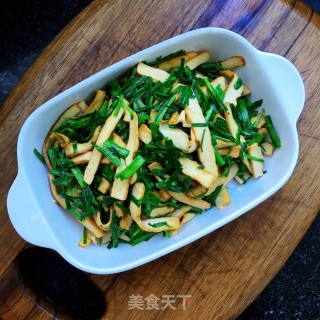 韭菜炒豆干的做法步骤：10