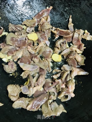 春笋炒猪心的做法步骤：5