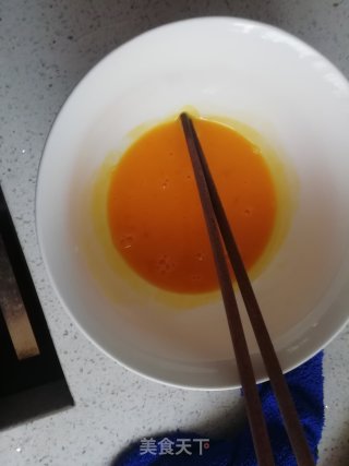韭菜炒鸡蛋的做法步骤：2