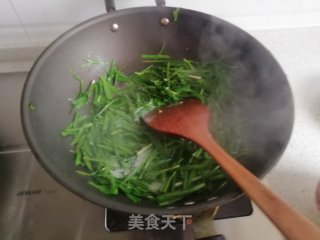 韭菜炒鸡蛋的做法步骤：8