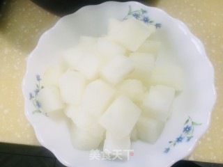 白萝卜烩土鸡的做法步骤：3
