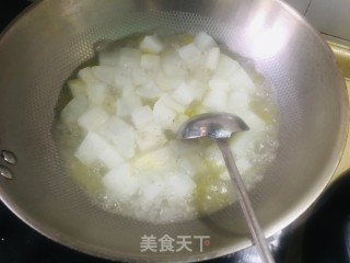 白萝卜烩土鸡的做法步骤：5