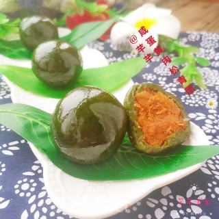 咸蛋黄肉松青团的做法步骤：17