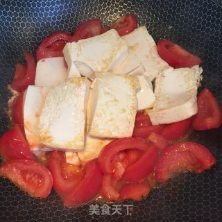 西红柿烧豆腐的做法步骤：3
