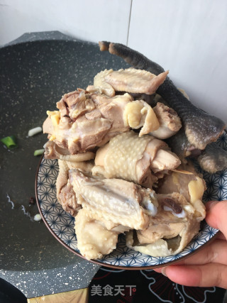 “春季润燥汤水”菌菇鸡汤的做法步骤：10