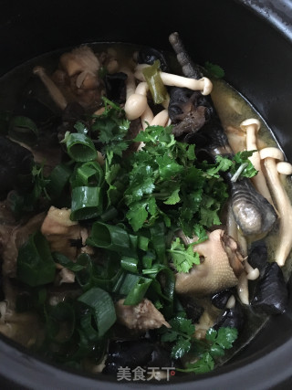 “春季润燥汤水”菌菇鸡汤的做法步骤：22
