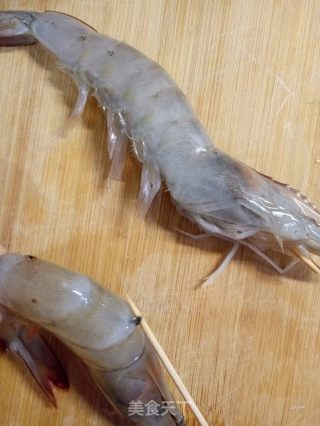黑胡椒烤虾的做法步骤：1
