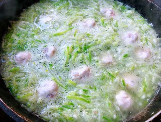 #春季润燥汤水#萝卜丝虾滑豆腐汤的做法步骤：9