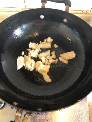 蒜苔五花肉的做法步骤：2