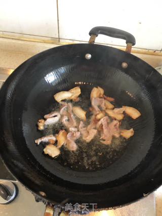 蒜苔五花肉的做法步骤：3