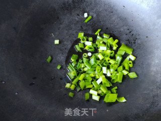 百合花蒲公英蛋汤的做法步骤：2