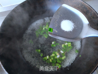 百合花蒲公英蛋汤的做法步骤：3