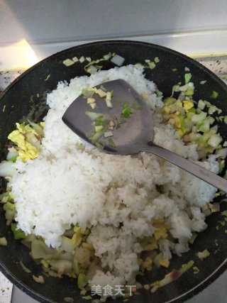 美味蔬菜蛋炒饭（方便版）的做法步骤：8