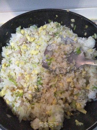 美味蔬菜蛋炒饭（方便版）的做法步骤：9
