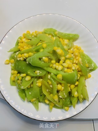青椒炒玉米豆的做法步骤：5