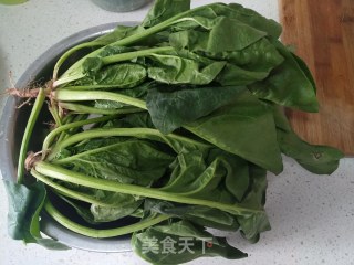 菠菜馒头的做法步骤：1